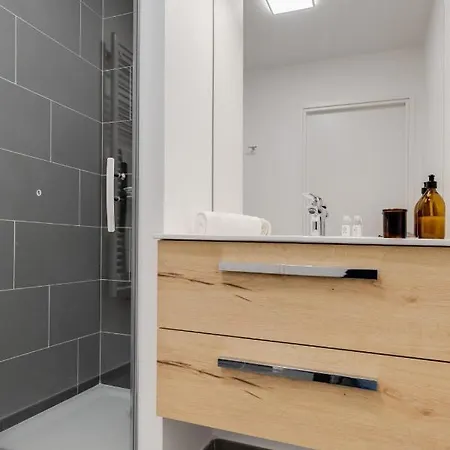 Дом отдыха Le Paradis - Beautiful T2 Ideally Located With Garage *