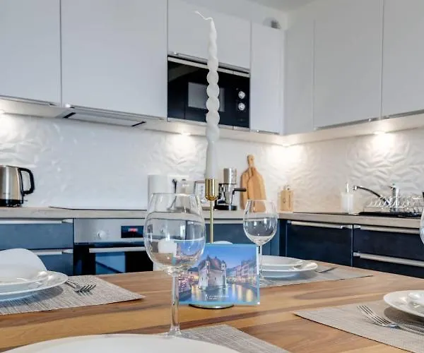 Le Paradis - Beautiful T2 Ideally Located With Garage 펜션